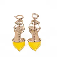 Scarpin Valentino Rockstud Accents Verniz  - imagem 1