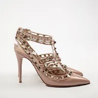 Scarpin Valentino Rockstud Verniz - imagem 2