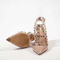 Scarpin Valentino Rockstud Verniz - imagem 4