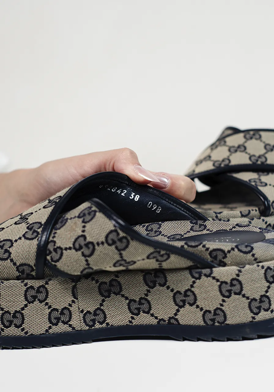 Slide Gucci Criss Cross GG 