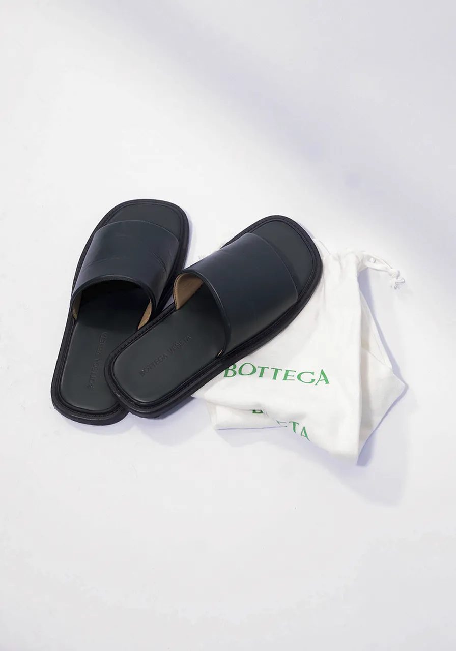 Slide Bottega Veneta Viena