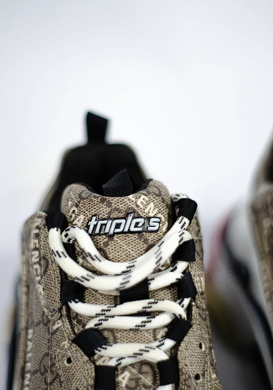 Tênis Balenciaga x Gucci Triple S Monograma