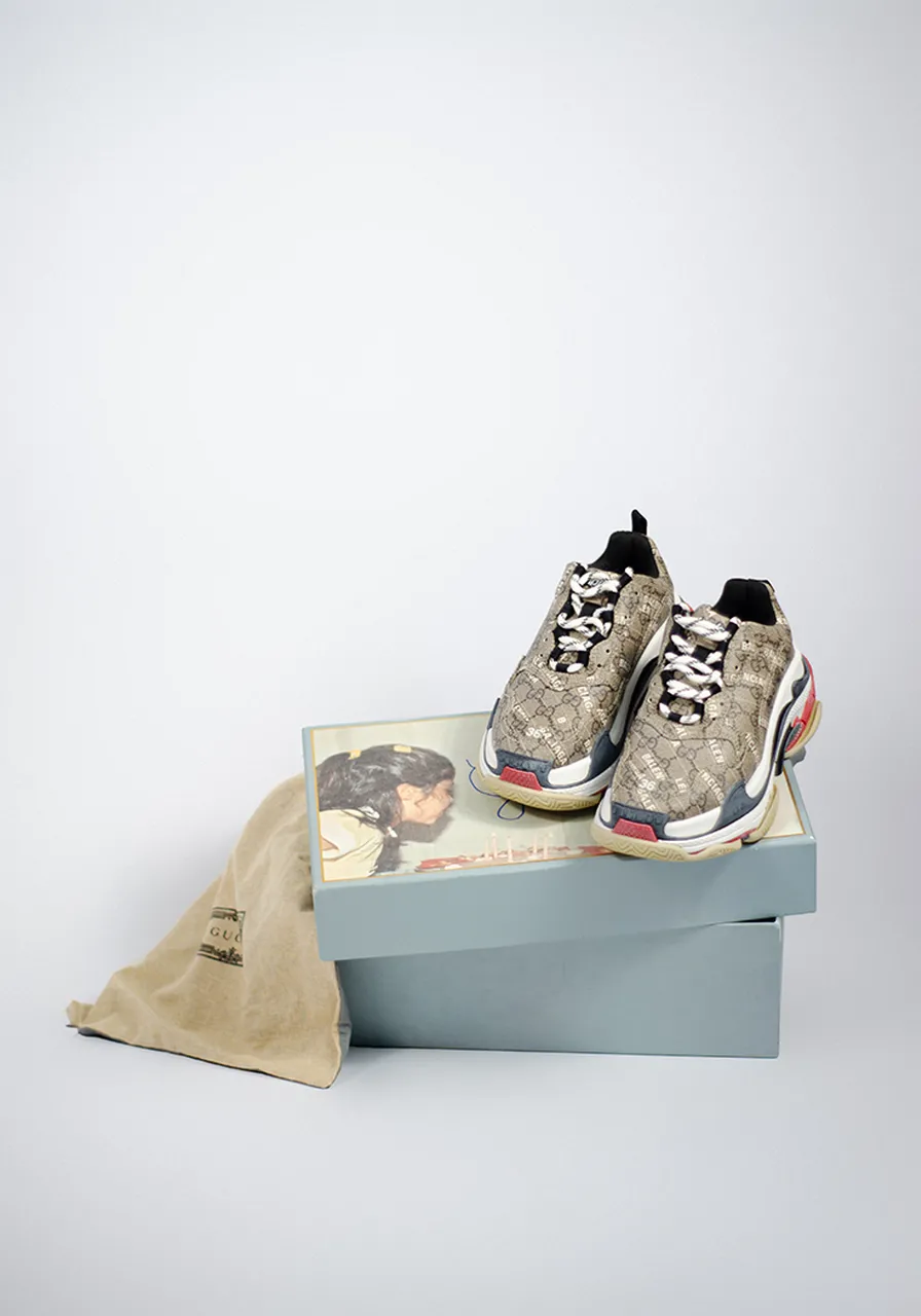 Tênis Balenciaga x Gucci Triple S Monograma
