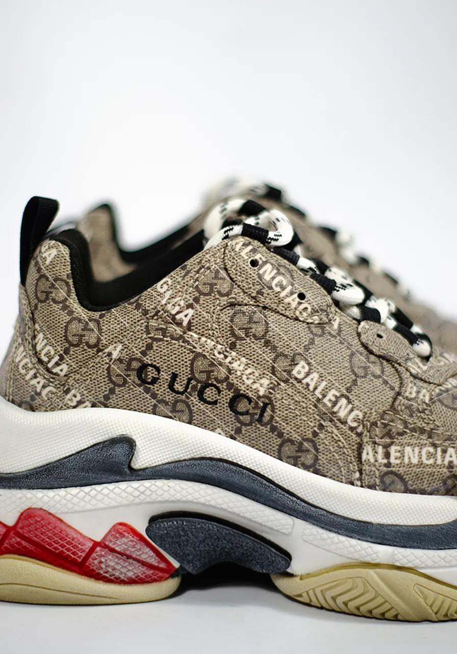 Tênis Balenciaga x Gucci Triple S Monograma