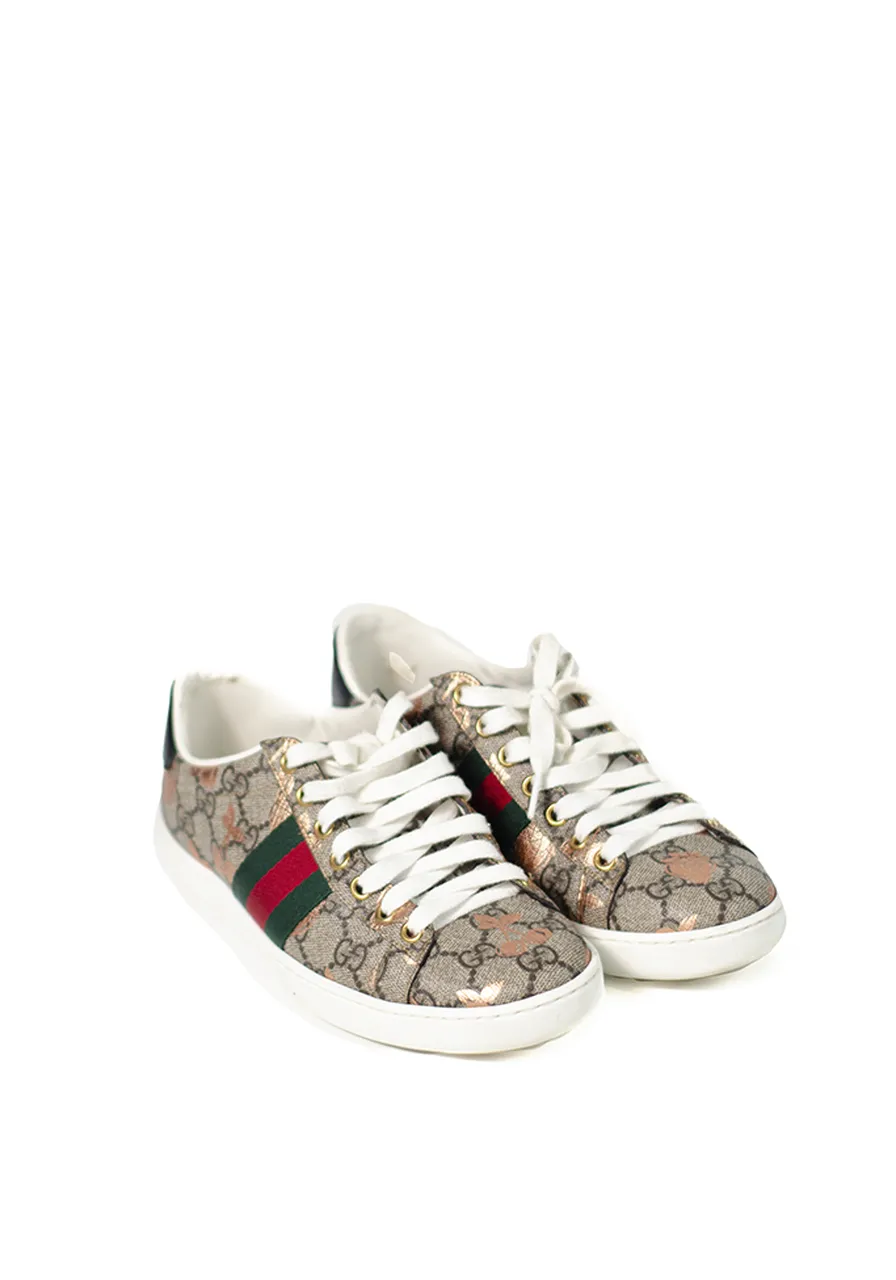 Tênis Gucci GG Supreme Bees Ace Sneakers 