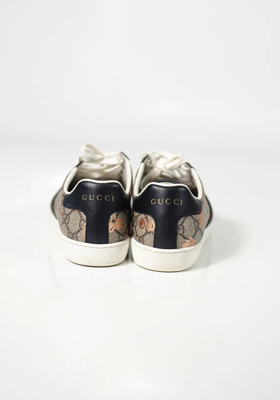 Tênis Gucci GG Supreme Bees Ace Sneakers 