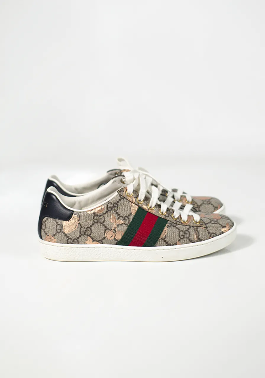 Tênis Gucci GG Supreme Bees Ace Sneakers 