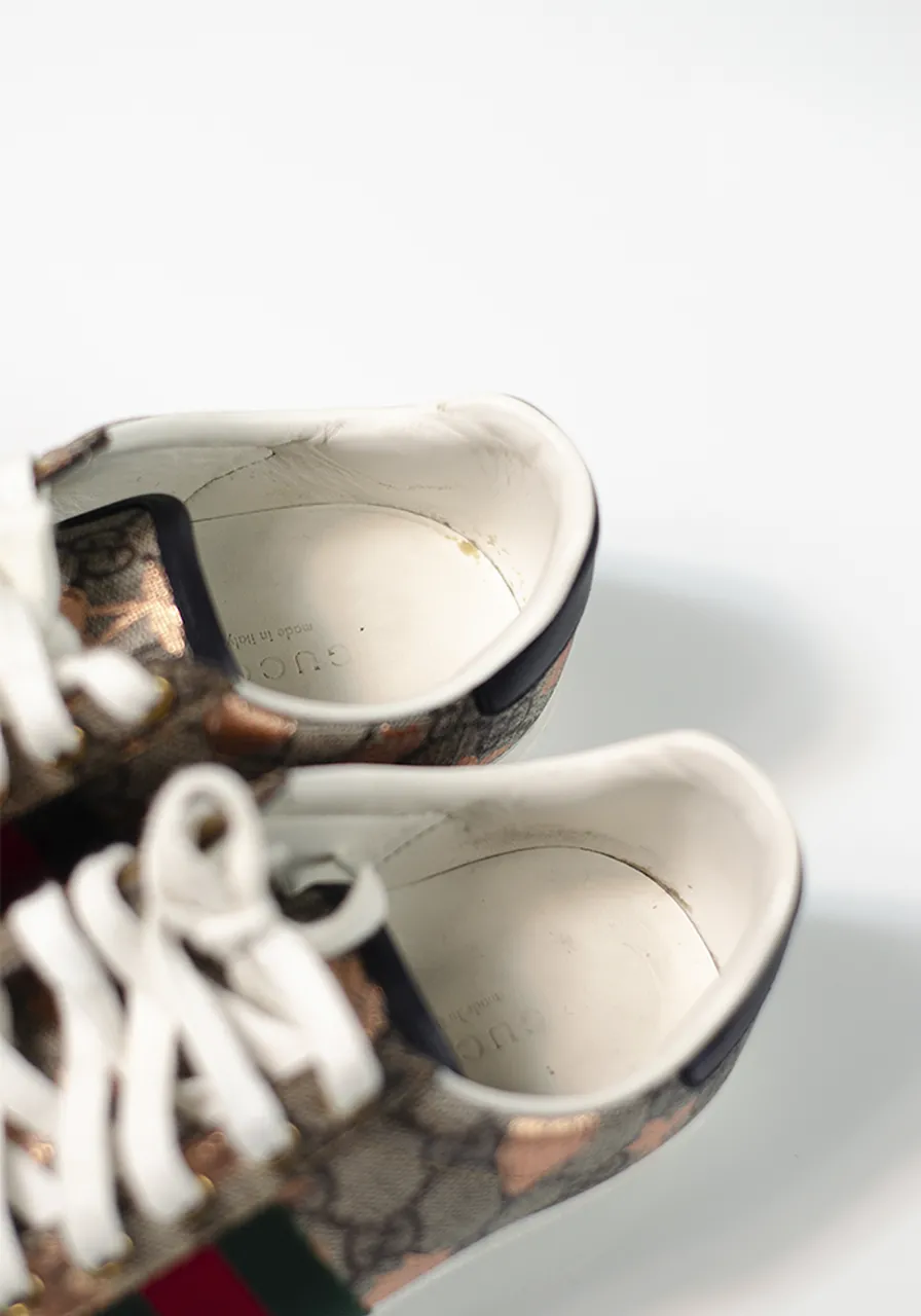 Tênis Gucci GG Supreme Bees Ace Sneakers 
