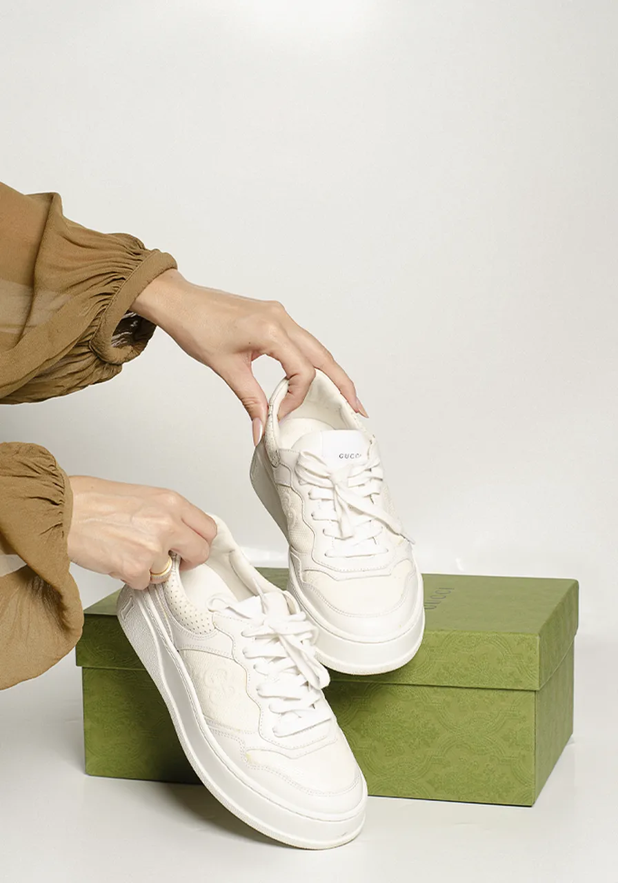 Tênis Gucci GG Embossed Sneakers 