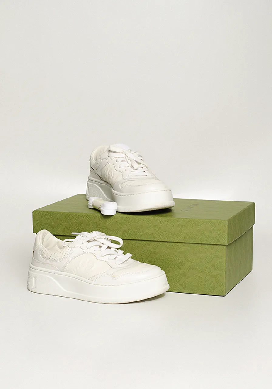 Tênis Gucci GG Embossed Sneakers 