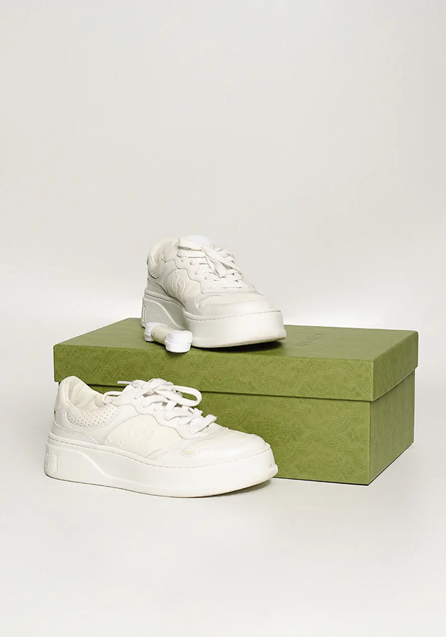 Tênis Gucci GG Embossed Sneakers 