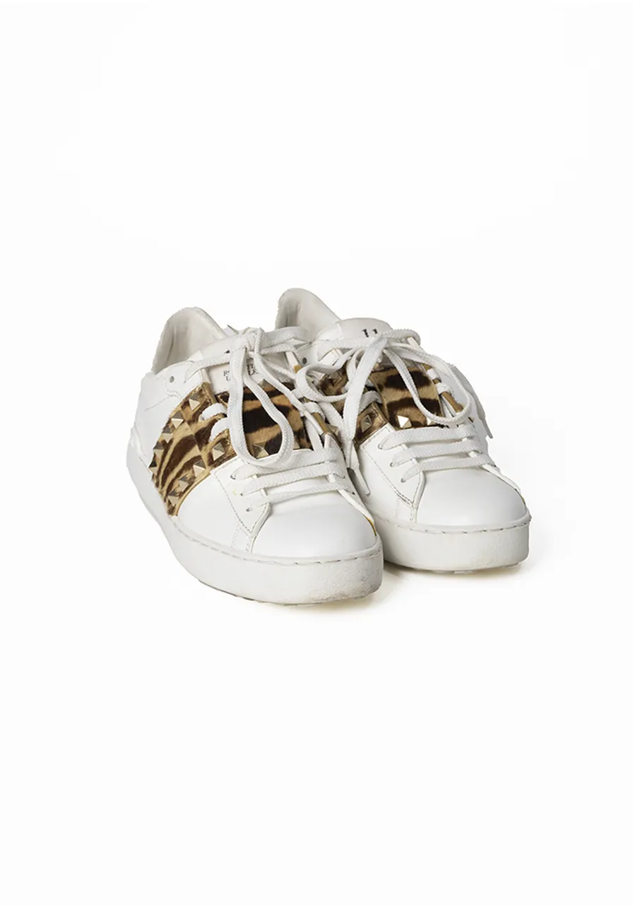 Tênis Valentino Garavani Rockstud Leopardo 