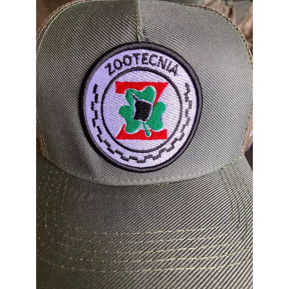 Boné da zootecnia com símbolo bordado
