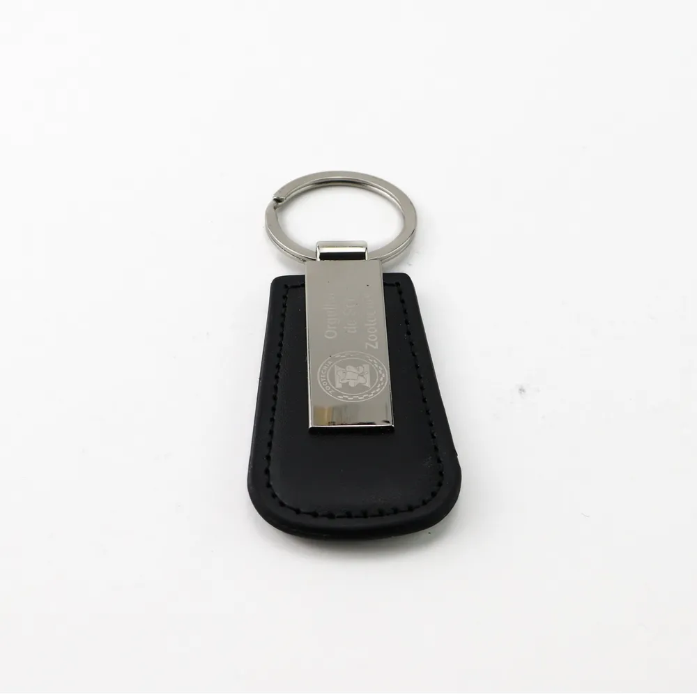 Chaveiro - Couro com placa metálica polida