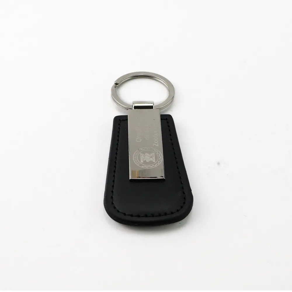 Chaveiro - Couro com placa metálica polida