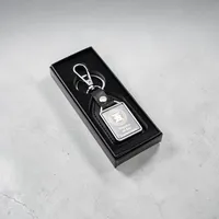 Chaveiro - Couro com placa metálica frontal - imagem 1