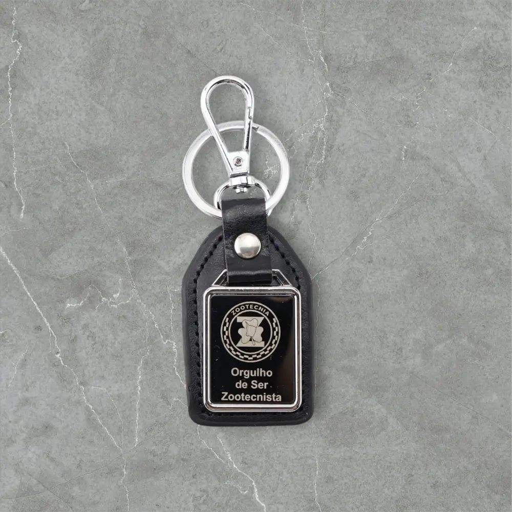 Chaveiro - Couro com placa metálica frontal