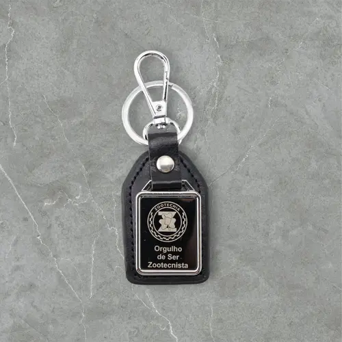 Chaveiro - Couro com placa metálica frontal