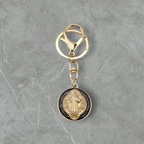 Chaveiro dourado Cruz de São Bento - Medalhão dupla face